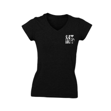 Charger l&#39;image dans la galerie, T-Shirt noir col v pour femme avec logo MT blanc
