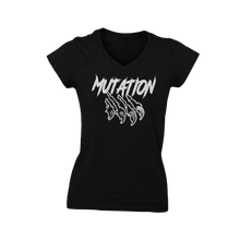 Charger l&#39;image dans la galerie, T-Shirt noir col v pour femme avec imprimé mutation blanc
